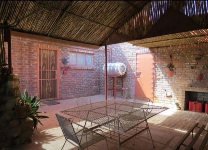 4 Bedroom Property for Sale in Kakamas Northern Cape